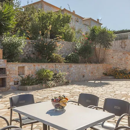 Phaedra, Luxury Private Infinity Pool Sea View Stoupa Villa *