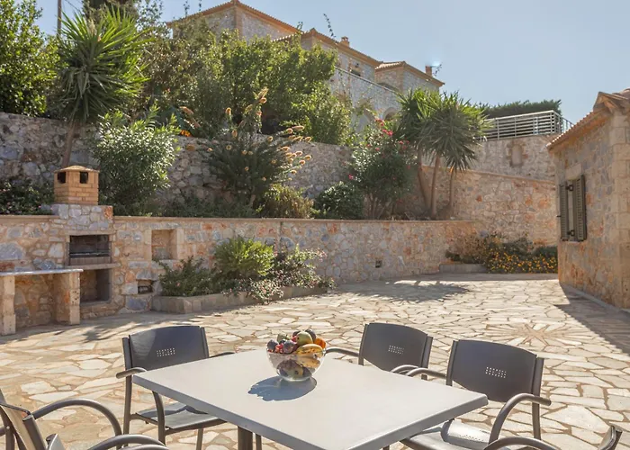 Phaedra, Luxury Private Infinity Pool Sea View Stoupa Villa *