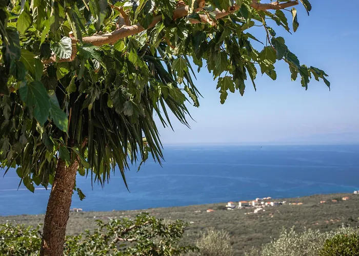 Phaedra, Luxury Private Infinity Pool Sea View Stoupa Villa *